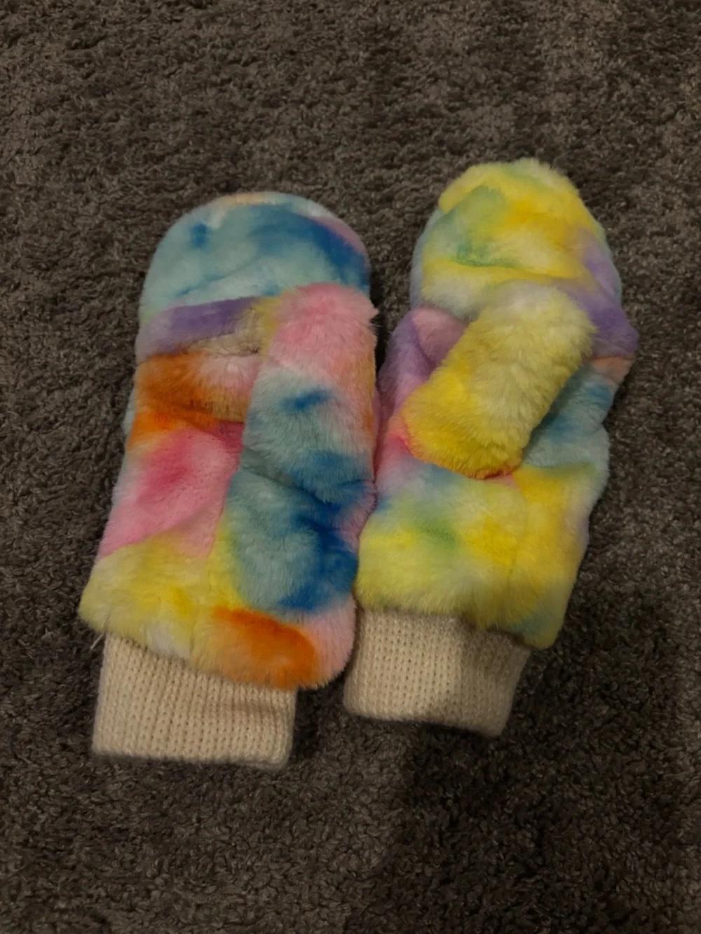 Fluffy kids mittens